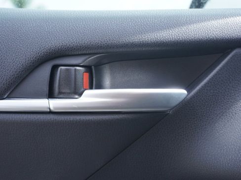 Used 2023 Toyota Camry SE image 11