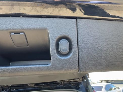 Used 2016 Cadillac Escalade Premium AWD/4WD image 22