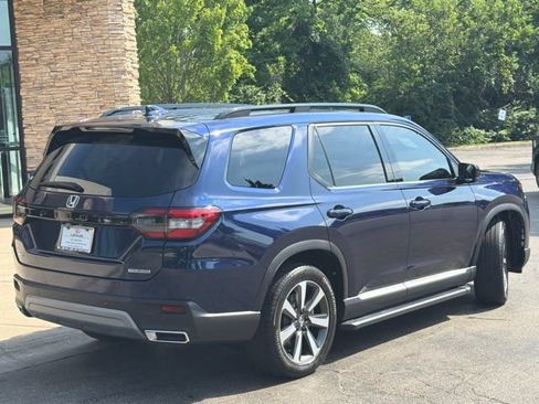 Used 2025 Honda Pilot Touring image 7