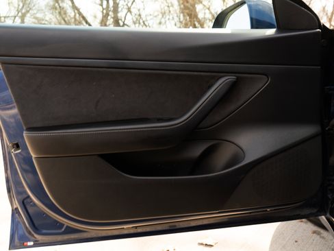 Used 2021 Tesla Model 3 Standard Range Plus image 32