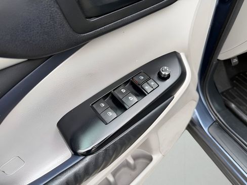 Used 2014 Toyota Highlander Plus image 18