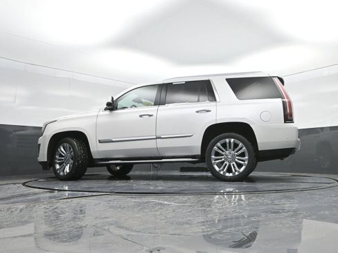 Used 2020 Cadillac Escalade Premium Luxury w/ LPO, Radiant Package image 37