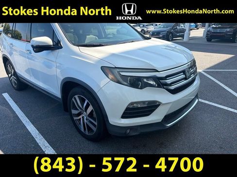Used 2017 Honda Pilot Touring image 3
