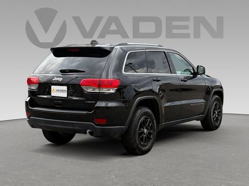 Used 2019 Jeep Grand Cherokee Laredo image 18