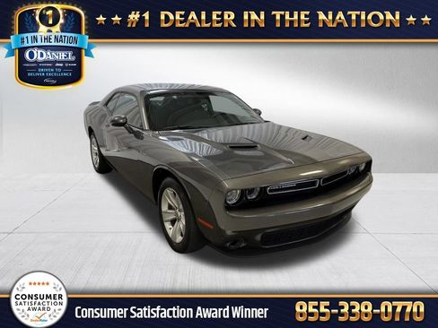 Used 2023 Dodge Challenger SXT RWD image 1