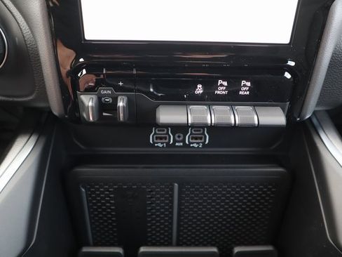 New 2026 RAM 1500 4x4 Crew Cab image 14