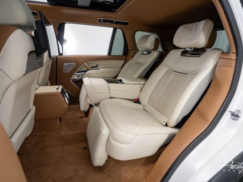 Used 2023 Land Rover Range Rover SV image 47