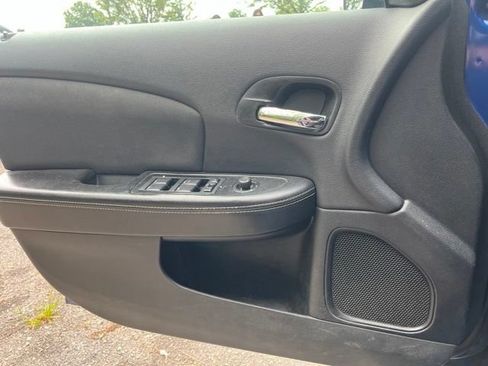 Used 2013 Dodge Avenger SE FWD image 29