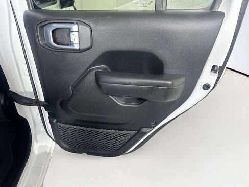 Used 2021 Jeep Wrangler Sport S image 29