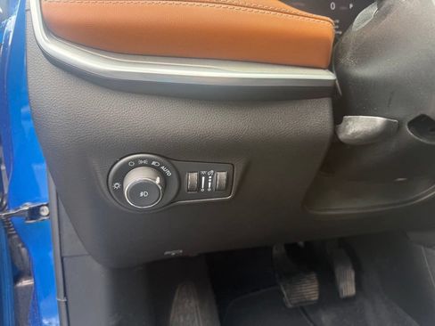 Used 2025 Jeep Compass Limited w/ Elite Group AWD/4WD image 17