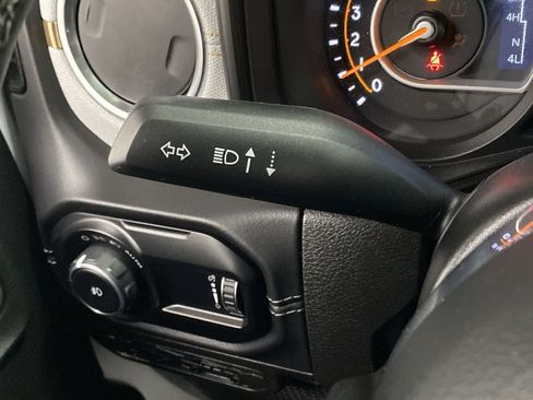 Used 2025 Jeep Wrangler Unlimited Sahara AWD/4WD image 23