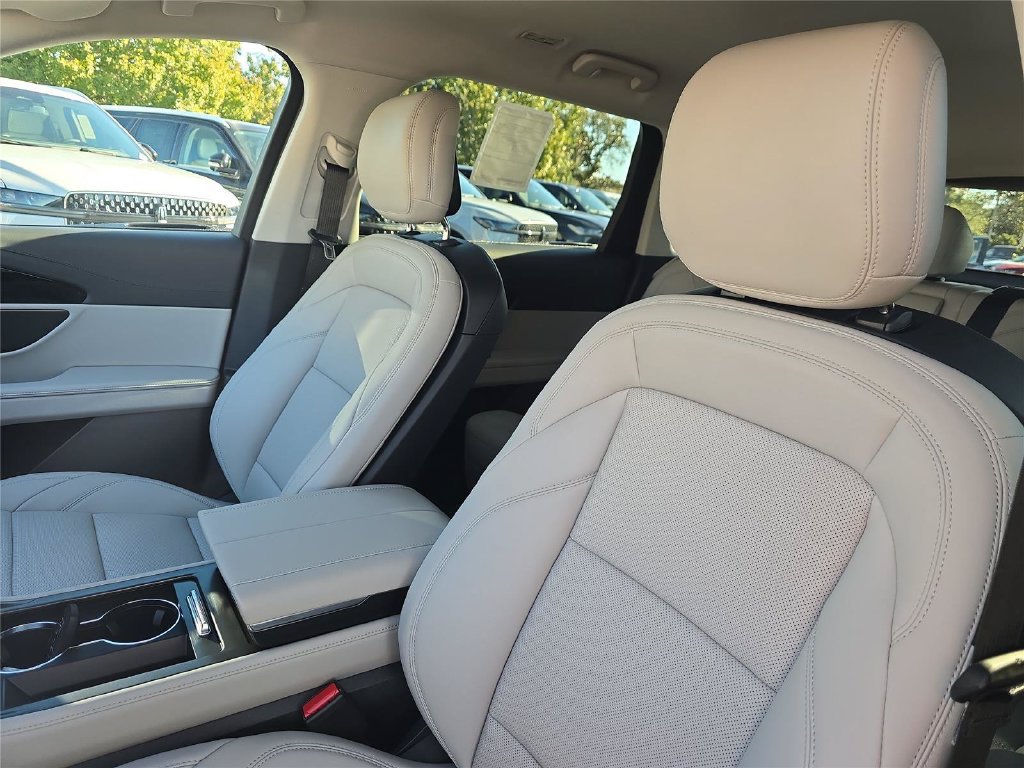New 2026 Lincoln Nautilus Premier AWD/4WD image 15