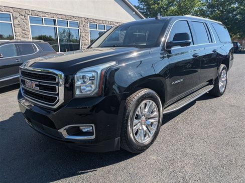 Used 2019 GMC Yukon XL SLT w/ Open Road Package AWD/4WD image 2