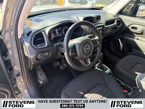 Used 2022 Jeep Renegade Latitude w/ Convenience Group AWD/4WD image 16