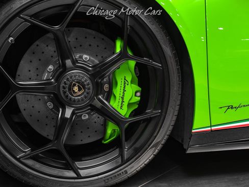 Used 2018 Lamborghini Huracan Performante AWD/4WD image 46