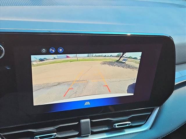 New 2027 Chevrolet Equinox LT FWD image 13