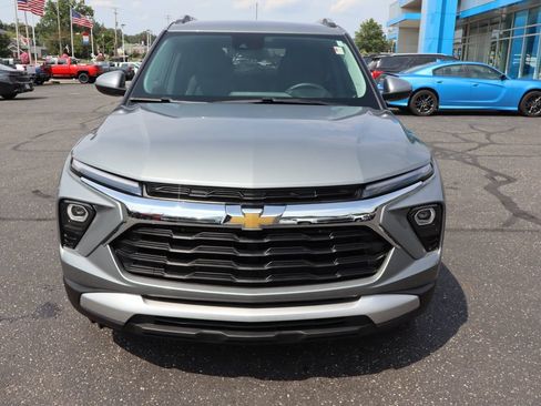 Used 2025 Chevrolet TrailBlazer LT w/ LT Cold Weather Package FWD image 29