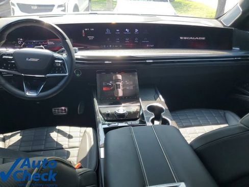 Certified 2026 Cadillac Escalade V w/ LPO, ONYX Package AWD/4WD image 17