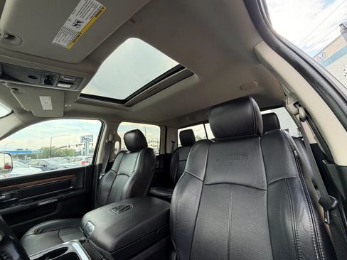 Used 2017 RAM 1500 Laramie AWD/4WD image 29