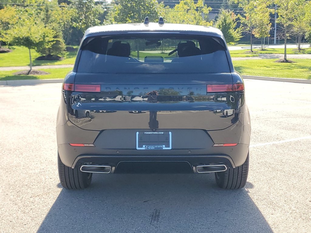 New 2027 Land Rover Range Rover Sport SE AWD/4WD image 5