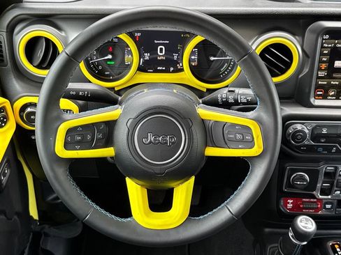 Used 2022 Jeep Wrangler Unlimited Rubicon 4xe image 15