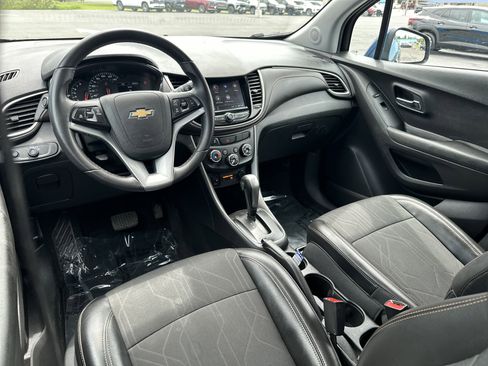 Used 2020 Chevrolet Trax LT w/ Driver Confidence Package AWD/4WD image 8