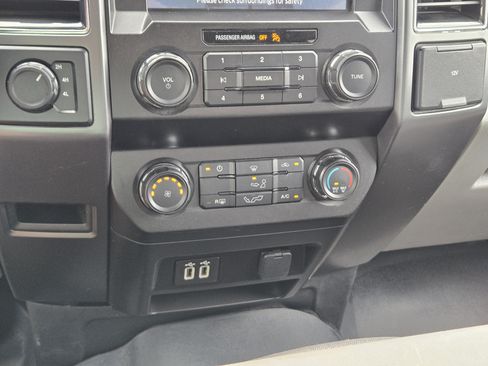Used 2020 Ford F150 XLT w/ Equipment Group 301A Mid AWD/4WD image 28