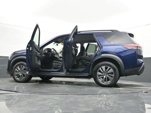 Used 2025 Nissan Pathfinder SV image 70