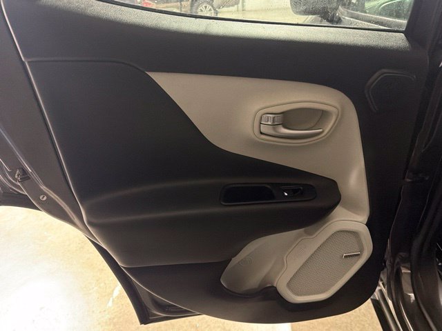 Used 2021 Jeep Renegade Limited w/ Sun & Sound Group AWD/4WD image 13