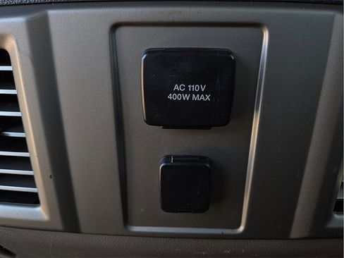 Used 2015 Ford F150 Lariat w/ Equipment Group 501A Mid image 9