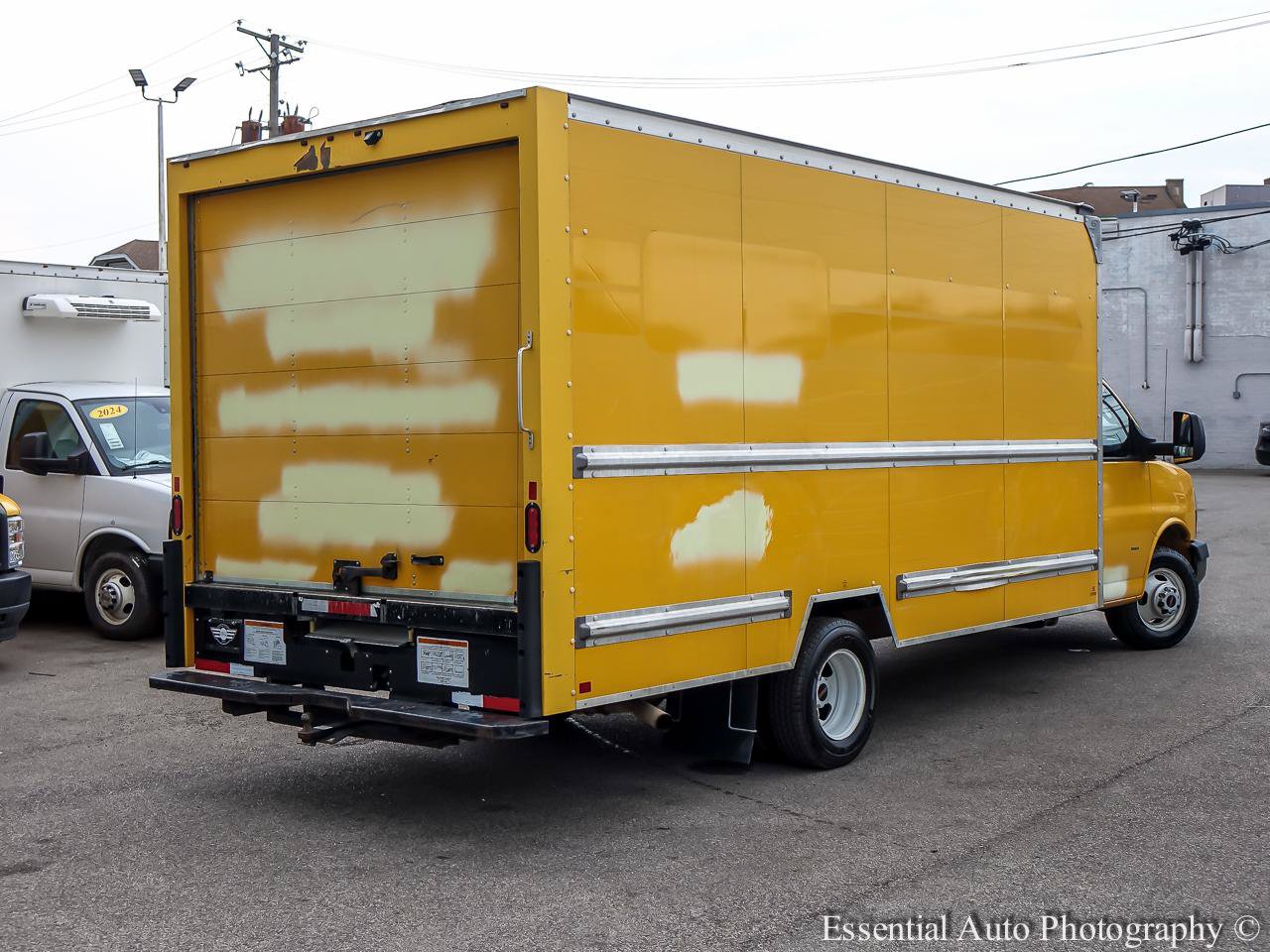 Used 2021 GMC Savana 3500 Extended w/ Power Convenience Package RWD image 6