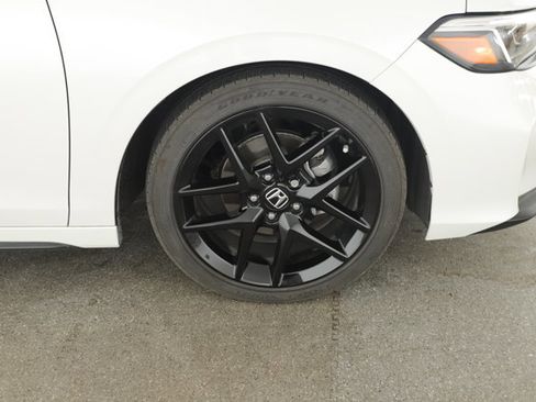 Used 2025 Honda Civic Sport image 11