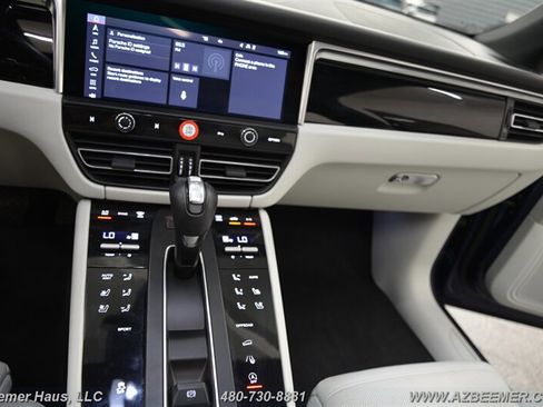 Used 2023 Porsche Macan image 29