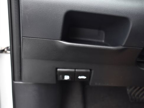 Used 2019 Nissan Kicks SR w/ Exterior Package image 16