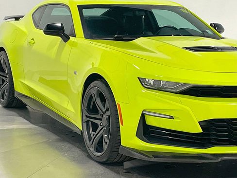 Used 2021 Chevrolet Camaro SS image 17