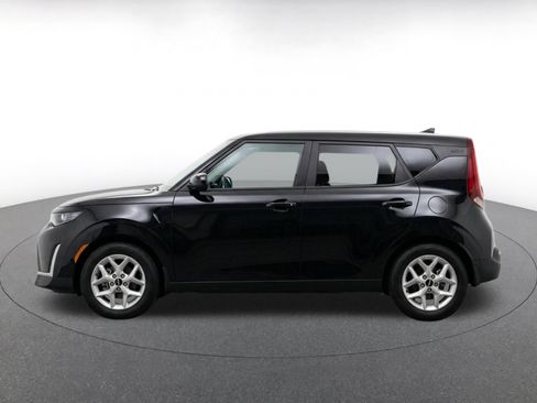 Used 2025 Kia Soul LX w/ LX Technology Package FWD image 4