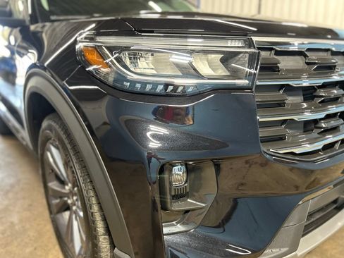 New 2026 Ford Explorer Active w/ Active Comfort Package AWD/4WD image 2