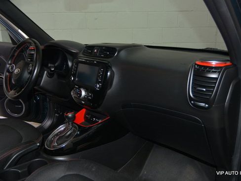 Used 2018 Kia Soul + FWD image 12