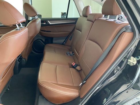 Used 2017 Subaru Outback 3.6R Touring image 14