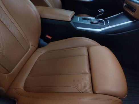 Used 2022 BMW 330i xDrive Sedan w/ Premium Package image 27