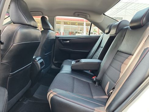 Used 2017 Toyota Camry SE FWD image 10