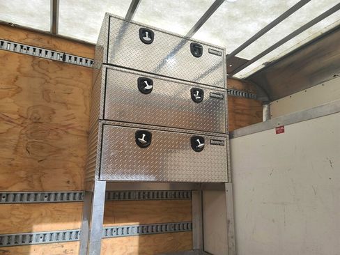 Used 2018 Chevrolet Express 4500 Extended w/ Driver Convenience Package image 27