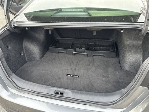 Used 2024 Nissan Altima 2.5 SR w/ SR Premium Package image 12