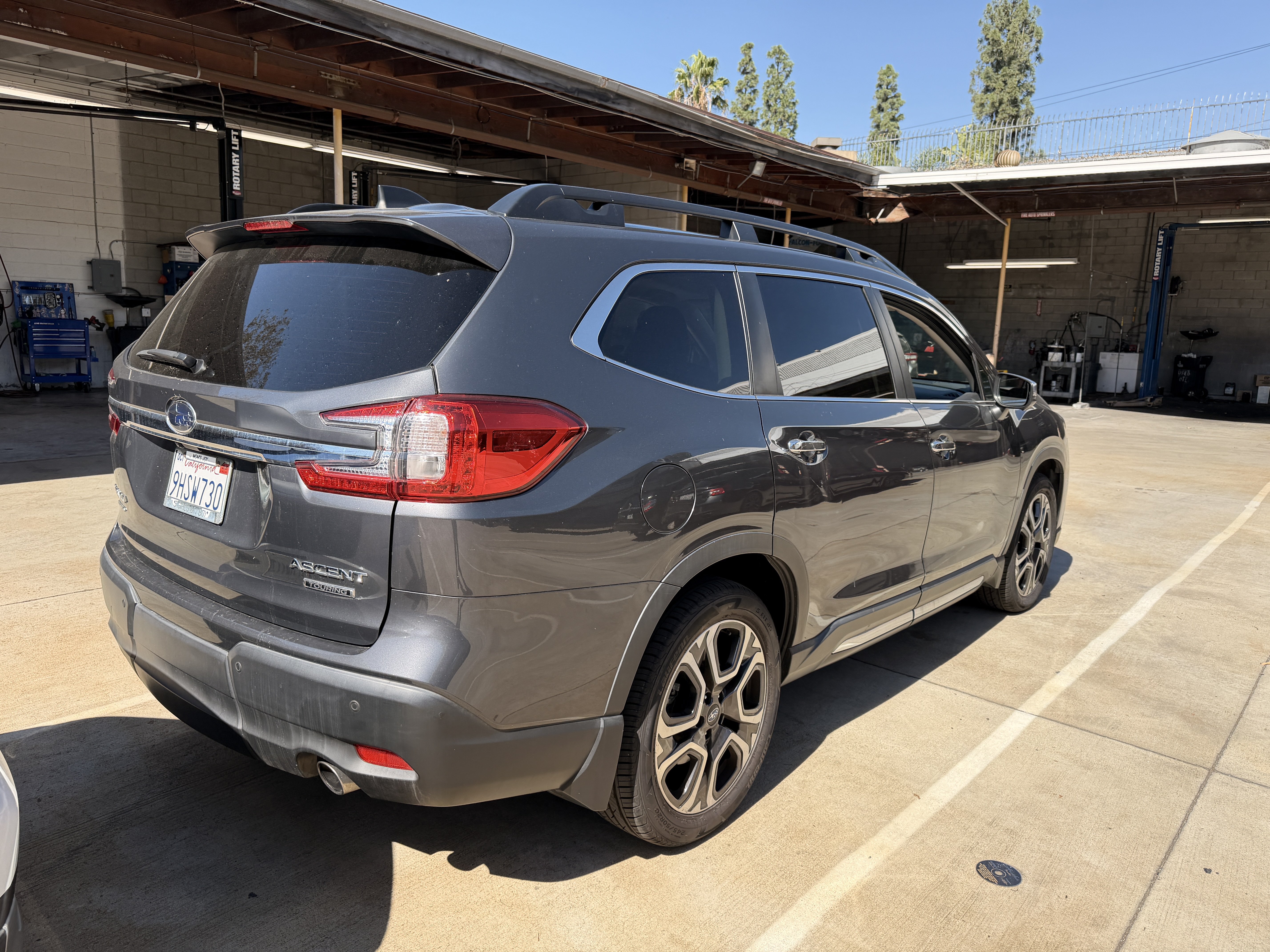 Used 2023 Subaru Ascent Touring AWD/4WD image 4