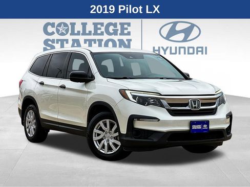 Used 2019 Honda Pilot LX image 1