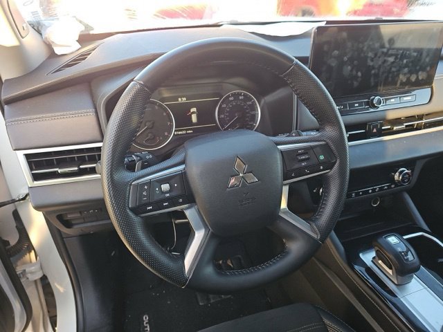 Used 2025 Mitsubishi Outlander SE AWD/4WD image 11