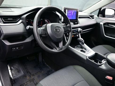 Used 2025 Toyota RAV4 XLE AWD/4WD image 13