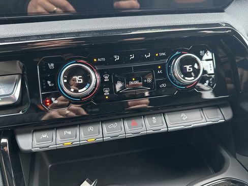 New 2026 GMC Sierra 1500 AT4 image 25