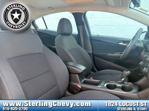 Used 2016 Chevrolet Cruze LT w/ Sun And Sound Package FWD image 21