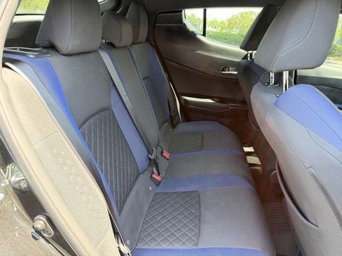 Used 2021 Toyota C-HR XLE FWD image 28